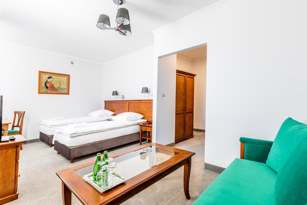 Pod Zlota Roza Boutique Hotel Kielce Extérieur photo
