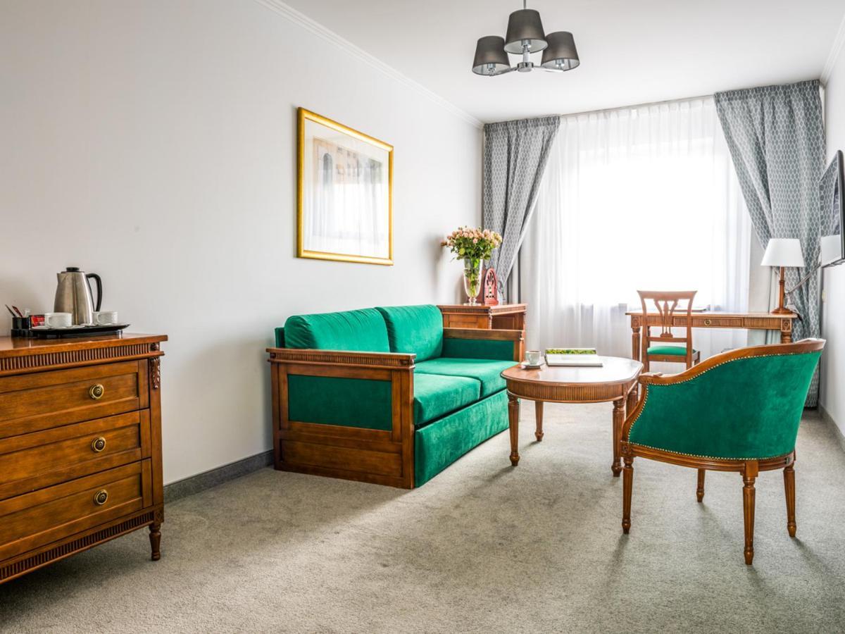 Pod Zlota Roza Boutique Hotel Kielce Extérieur photo