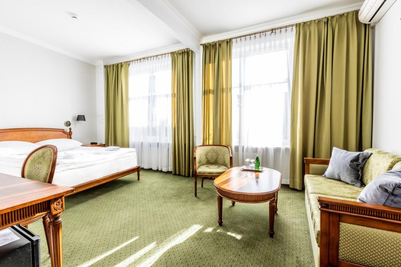 Pod Zlota Roza Boutique Hotel Kielce Extérieur photo