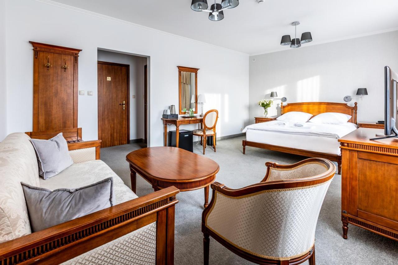 Pod Zlota Roza Boutique Hotel Kielce Extérieur photo