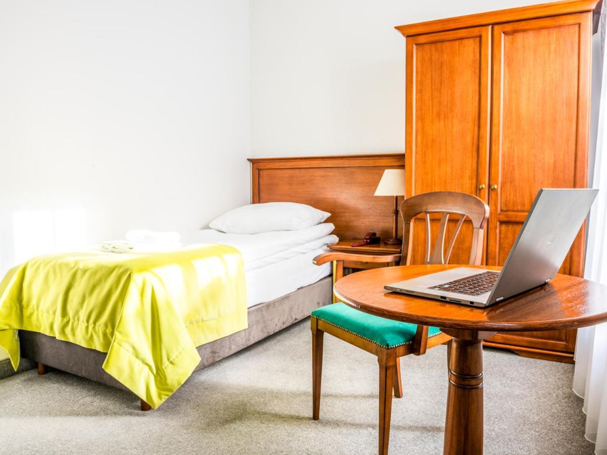 Pod Zlota Roza Boutique Hotel Kielce Extérieur photo