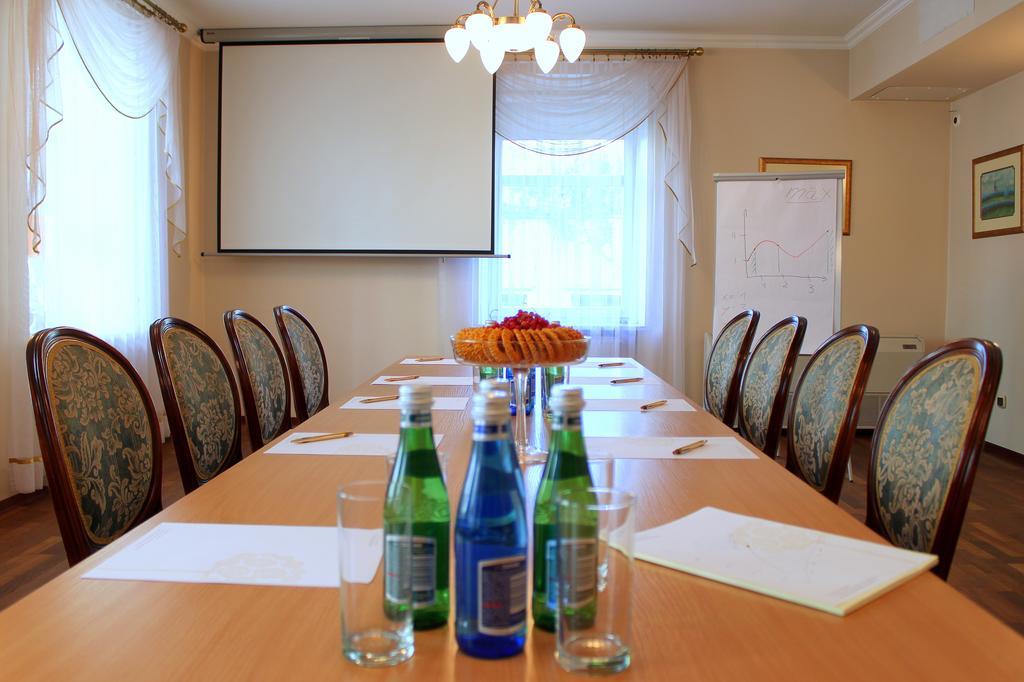 Pod Zlota Roza Boutique Hotel Kielce Extérieur photo